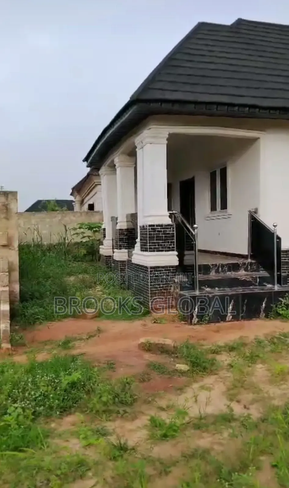 3bdrm Bungalow in Benin City for sale