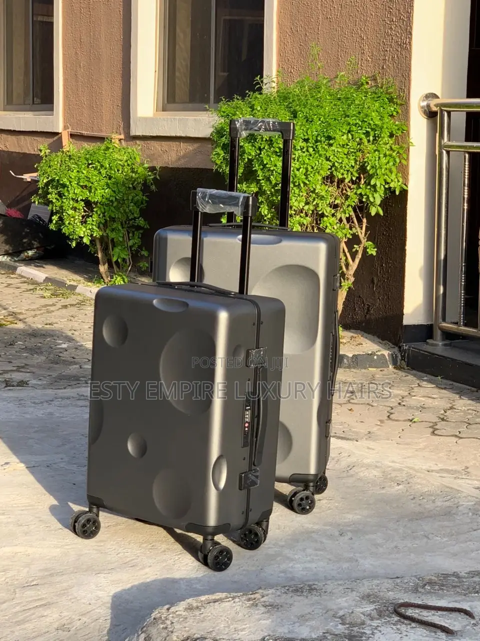 Top Quality Traveling Set of Box . Size 20 and 24 Selling Together