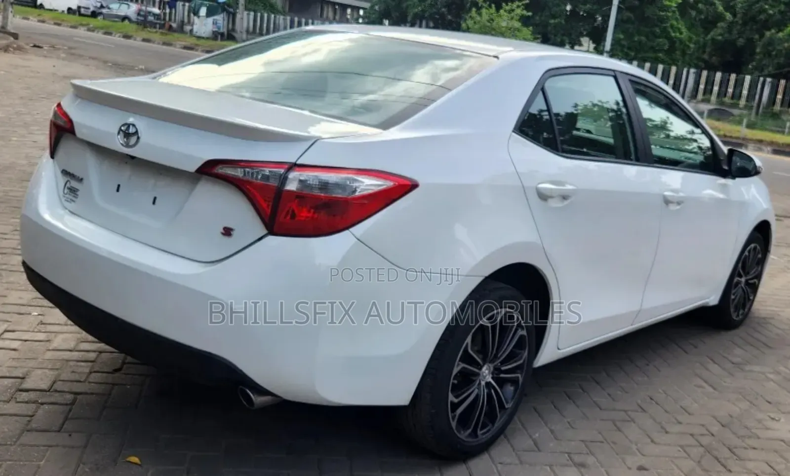 Toyota Corolla S 4dr Sedan (1.8L 4cyl CVT) 2014 White