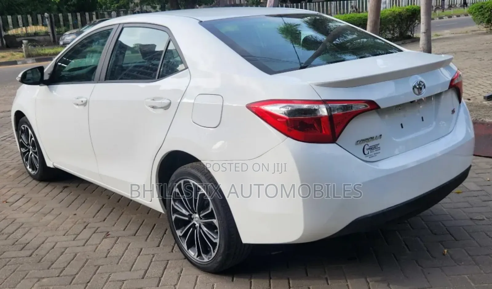 Toyota Corolla S 4dr Sedan (1.8L 4cyl CVT) 2014 White