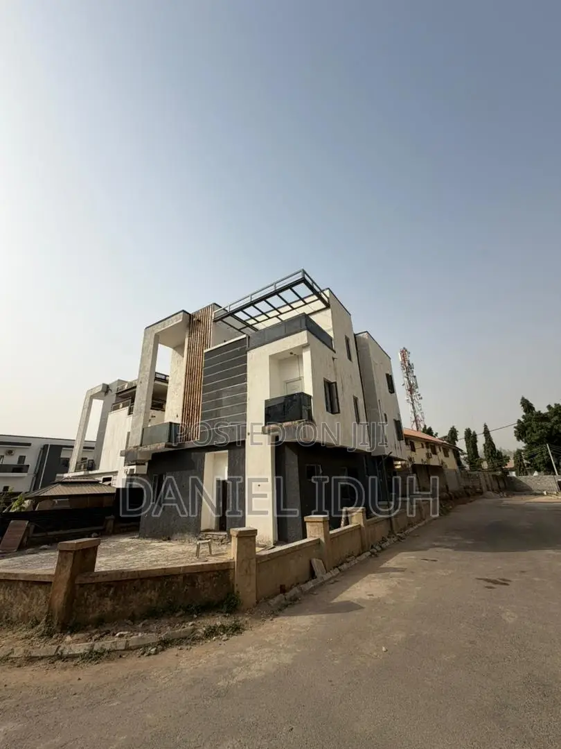 6bdrm Duplex in Area 11 for rent
