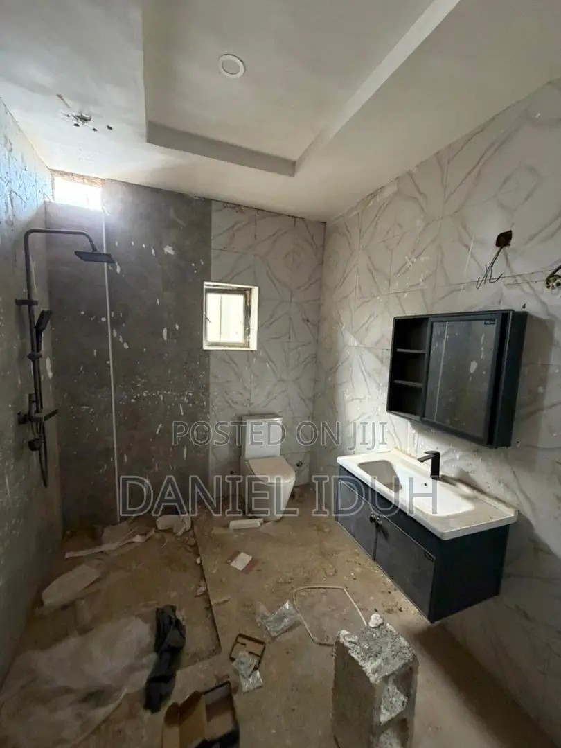 6bdrm Duplex in Area 11 for rent
