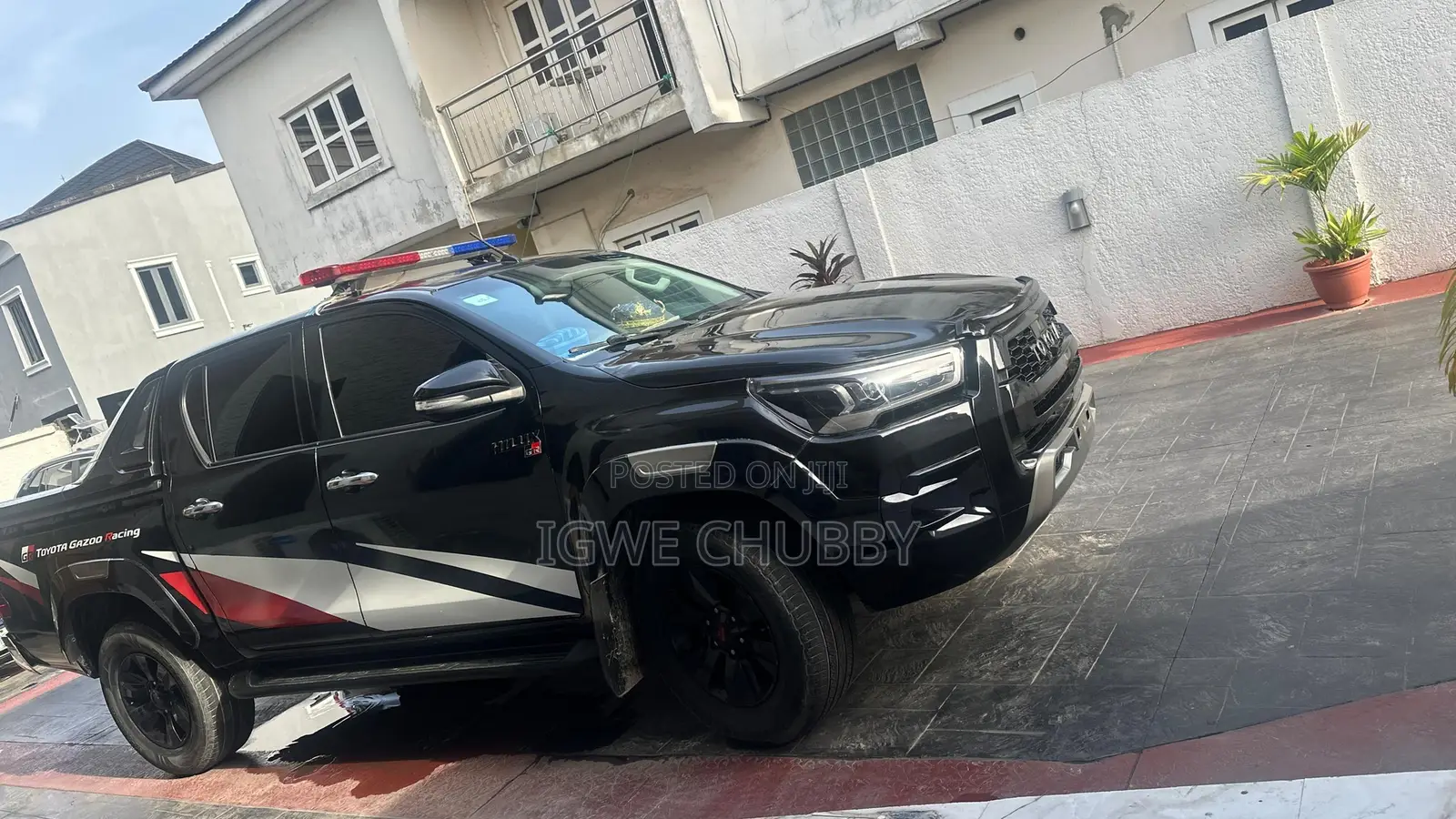 Toyota Hilux SR 4x4 2015 Black