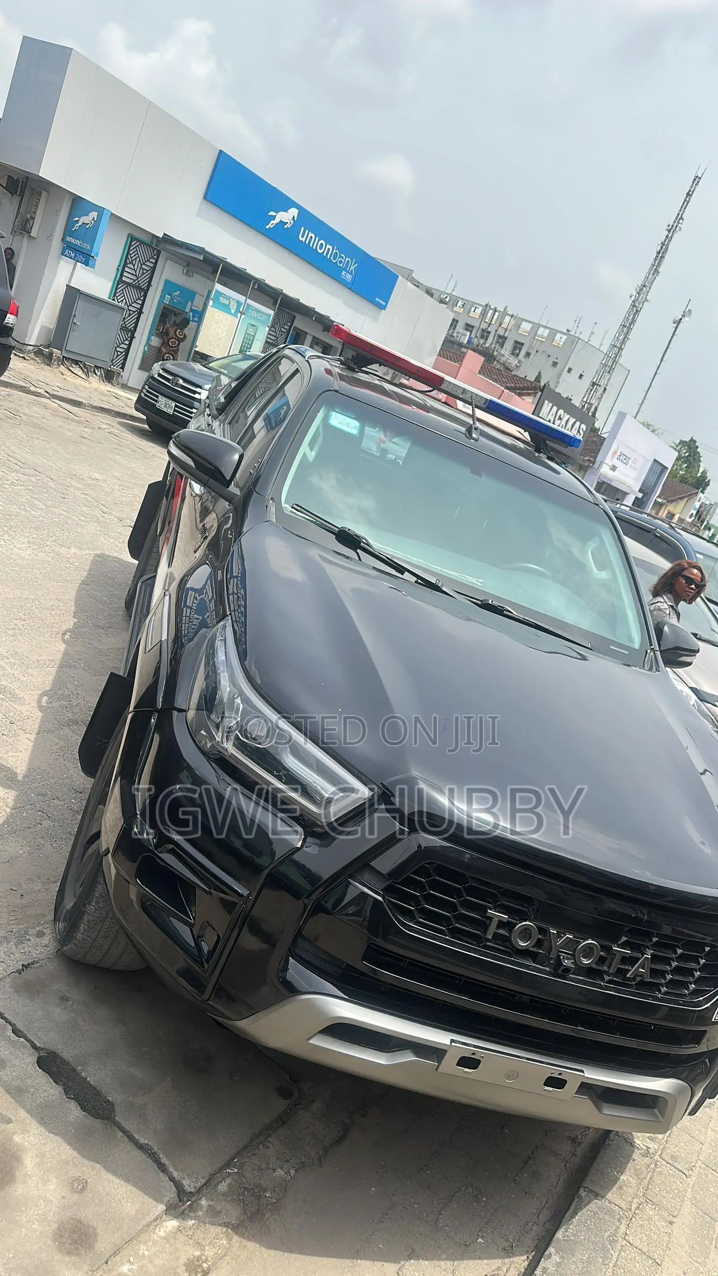 Toyota Hilux SR 4x4 2015 Black