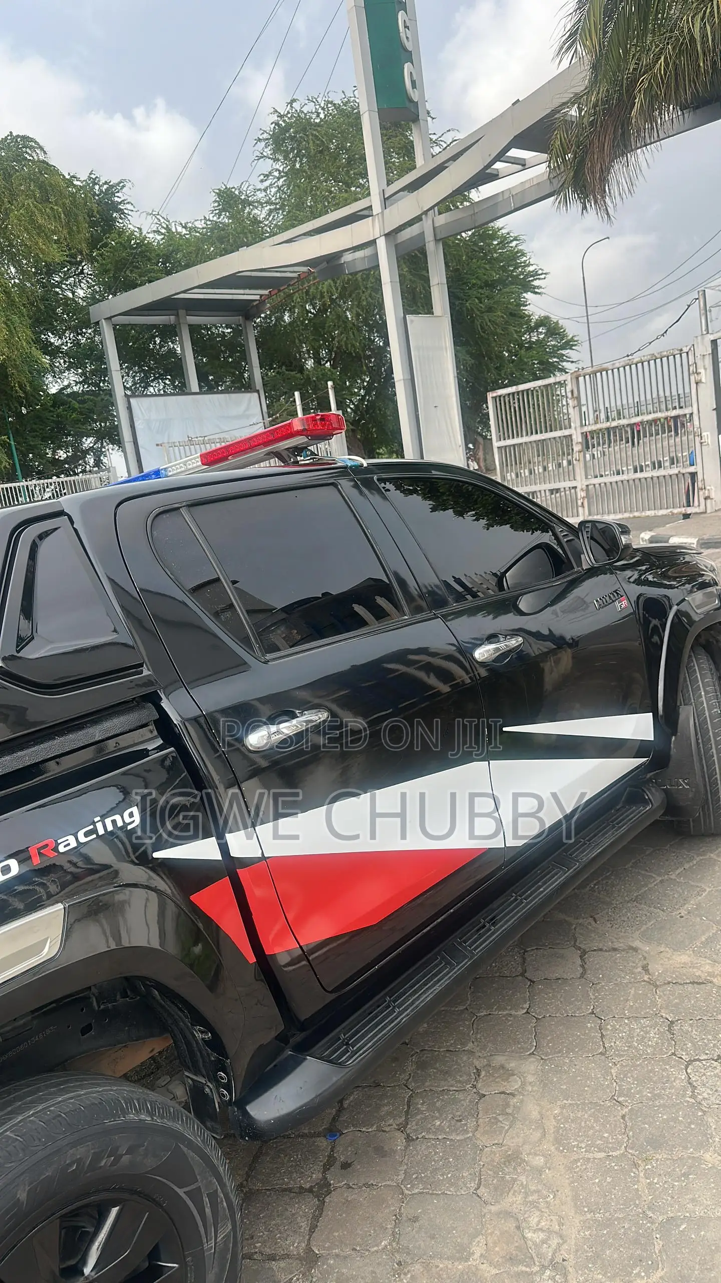 Toyota Hilux SR 4x4 2015 Black