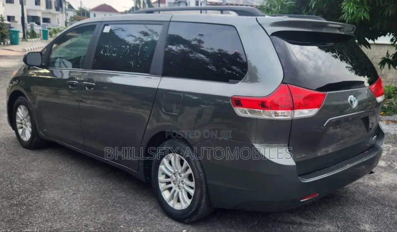 Toyota Sienna XLE 8 Passenger 2012 Green
