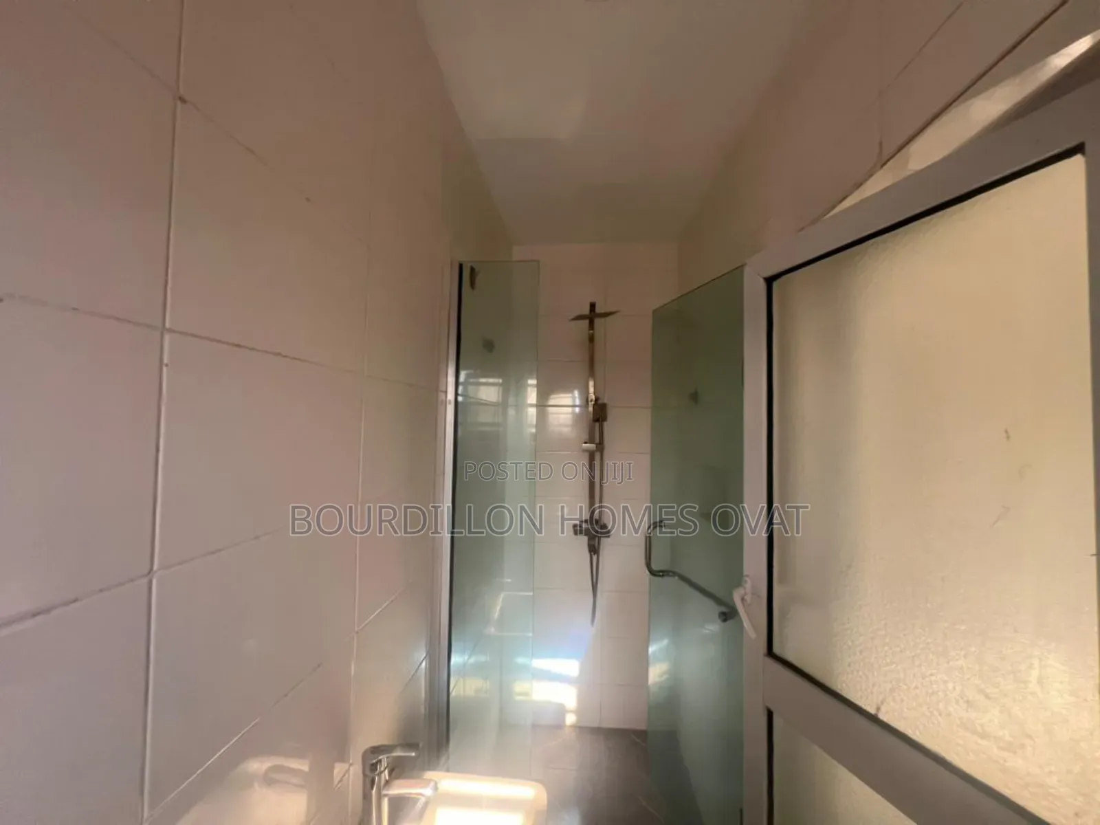 1bdrm Apartment in Ologolo Lekki Lagos for sale