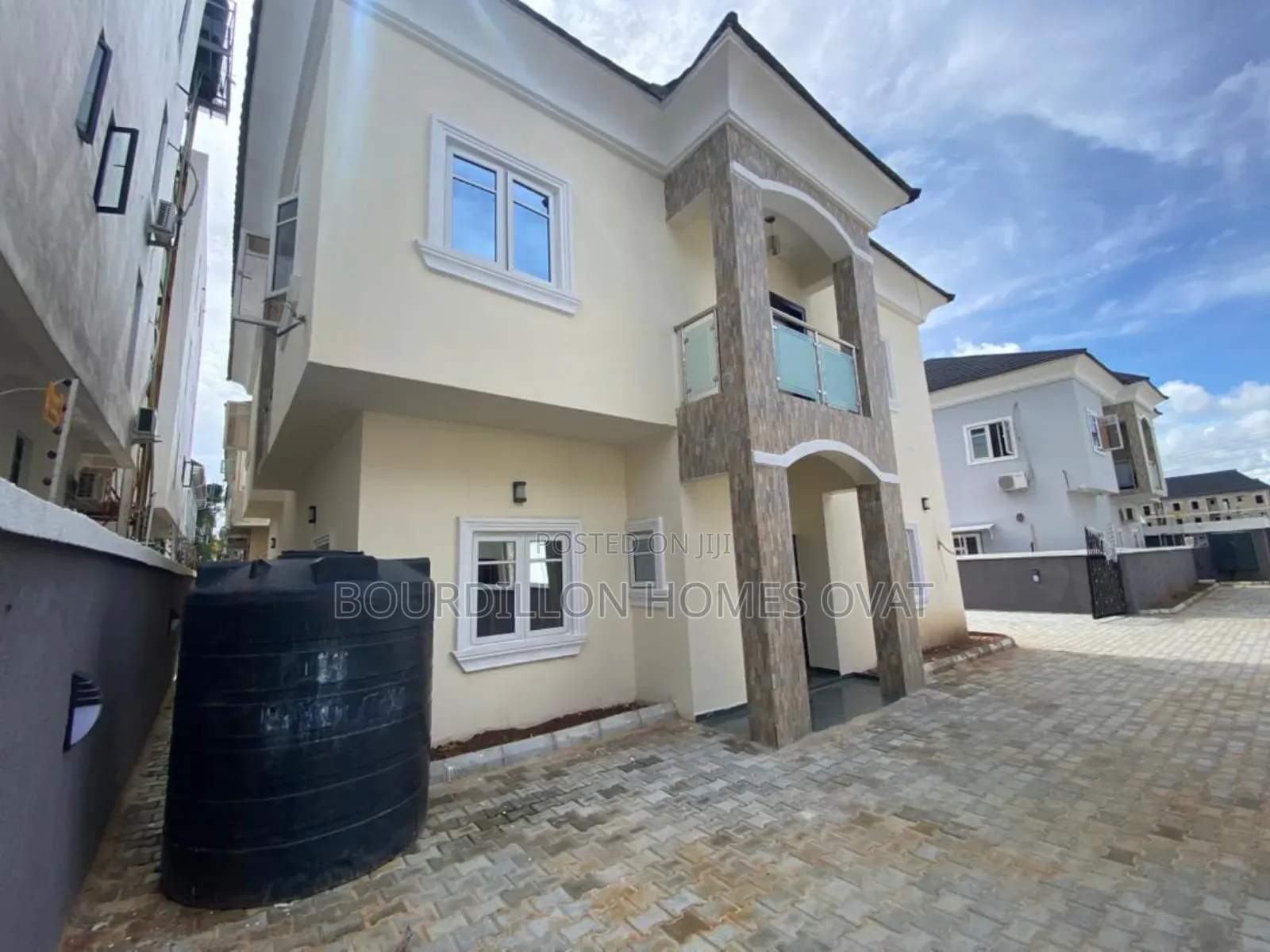 5bdrm Duplex in Chevron Lekki Lagos for sale
