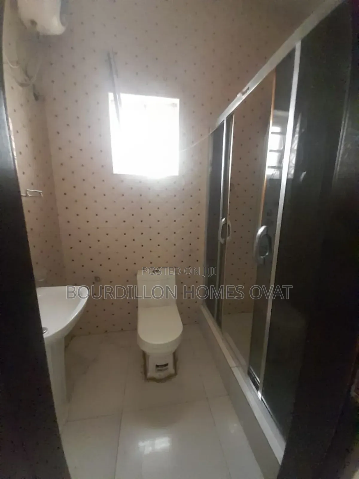 5bdrm Duplex in Chevron Drive Lagos for rent