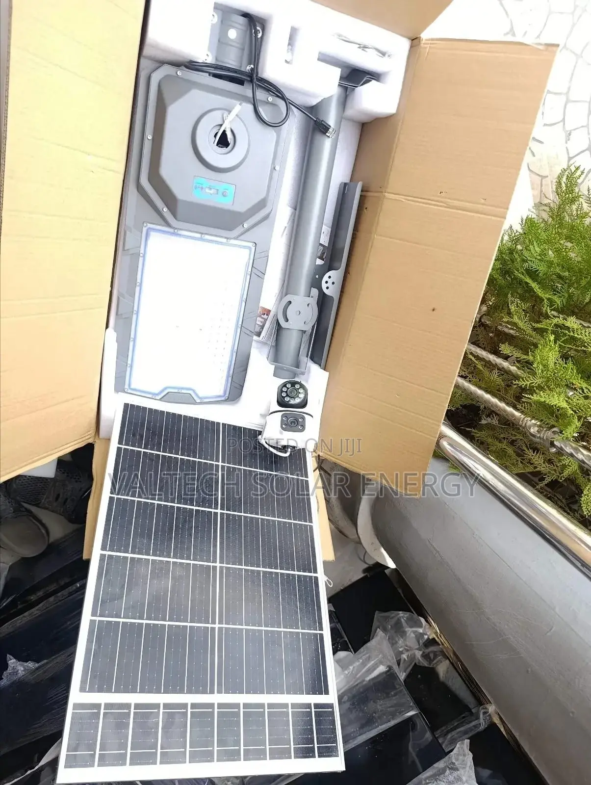Etenda Dual Lenses 900w Solar Street Light With Dual V380 CCTV Cameras