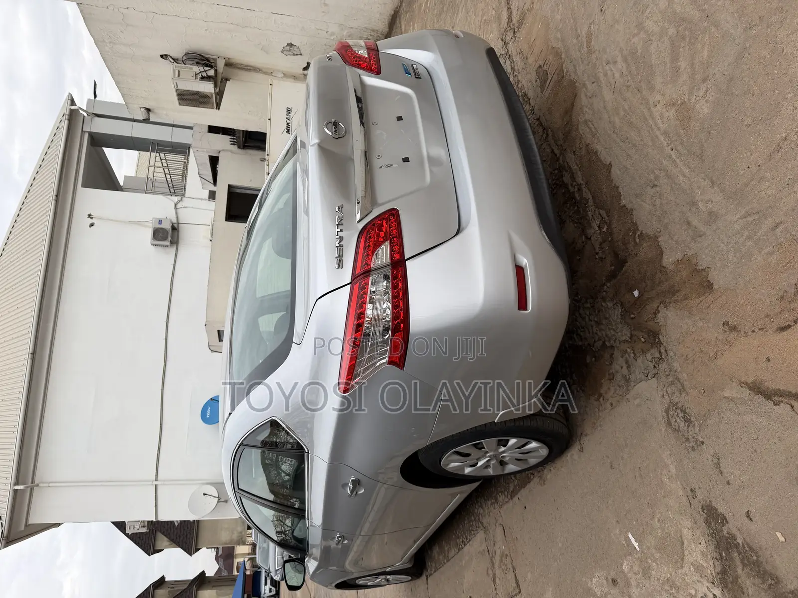 Nissan Sentra SV 4dr Sedan (1.8L 4cyl CVT) 2014 Silver