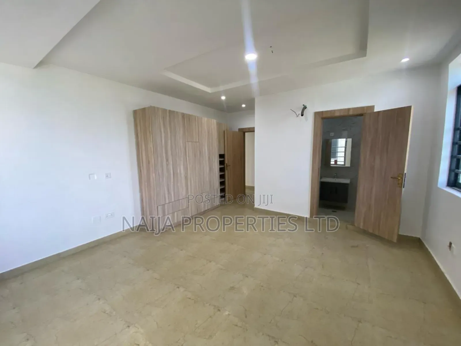3bdrm Apartment in Ligali Ayorinde for rent