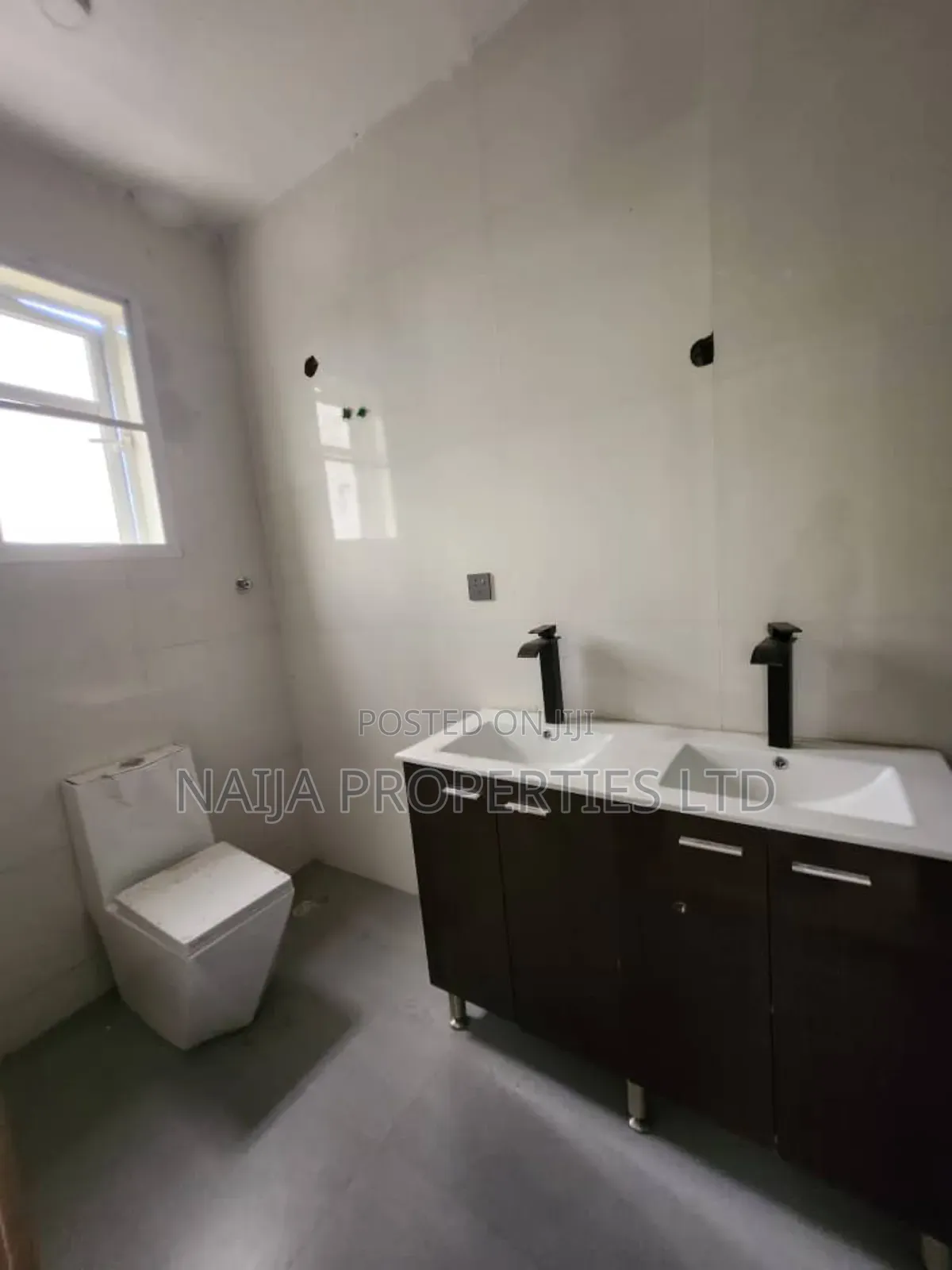 3bdrm Apartment in Ligali Ayorinde for rent