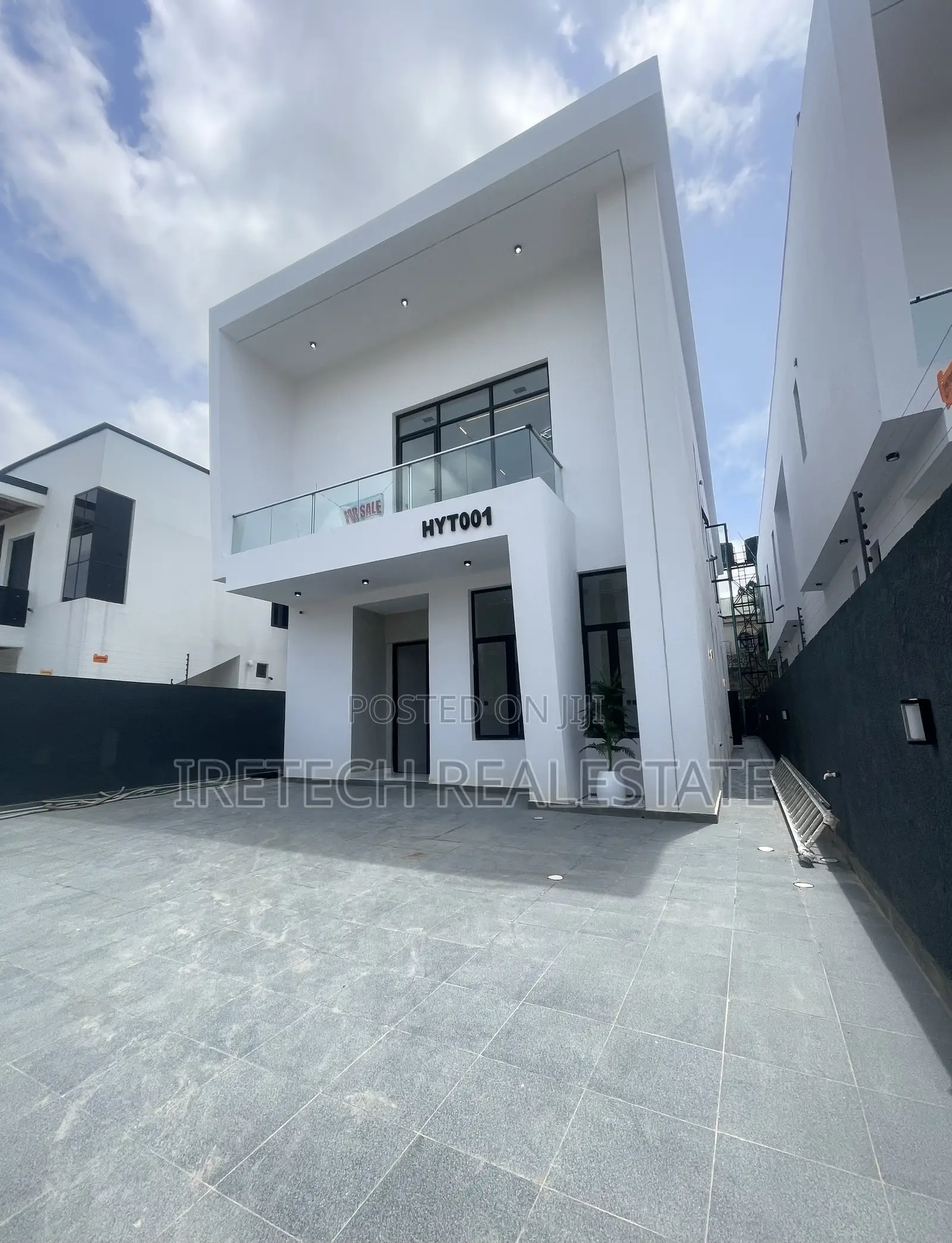 5bdrm Duplex in Chevron Call To for sale
