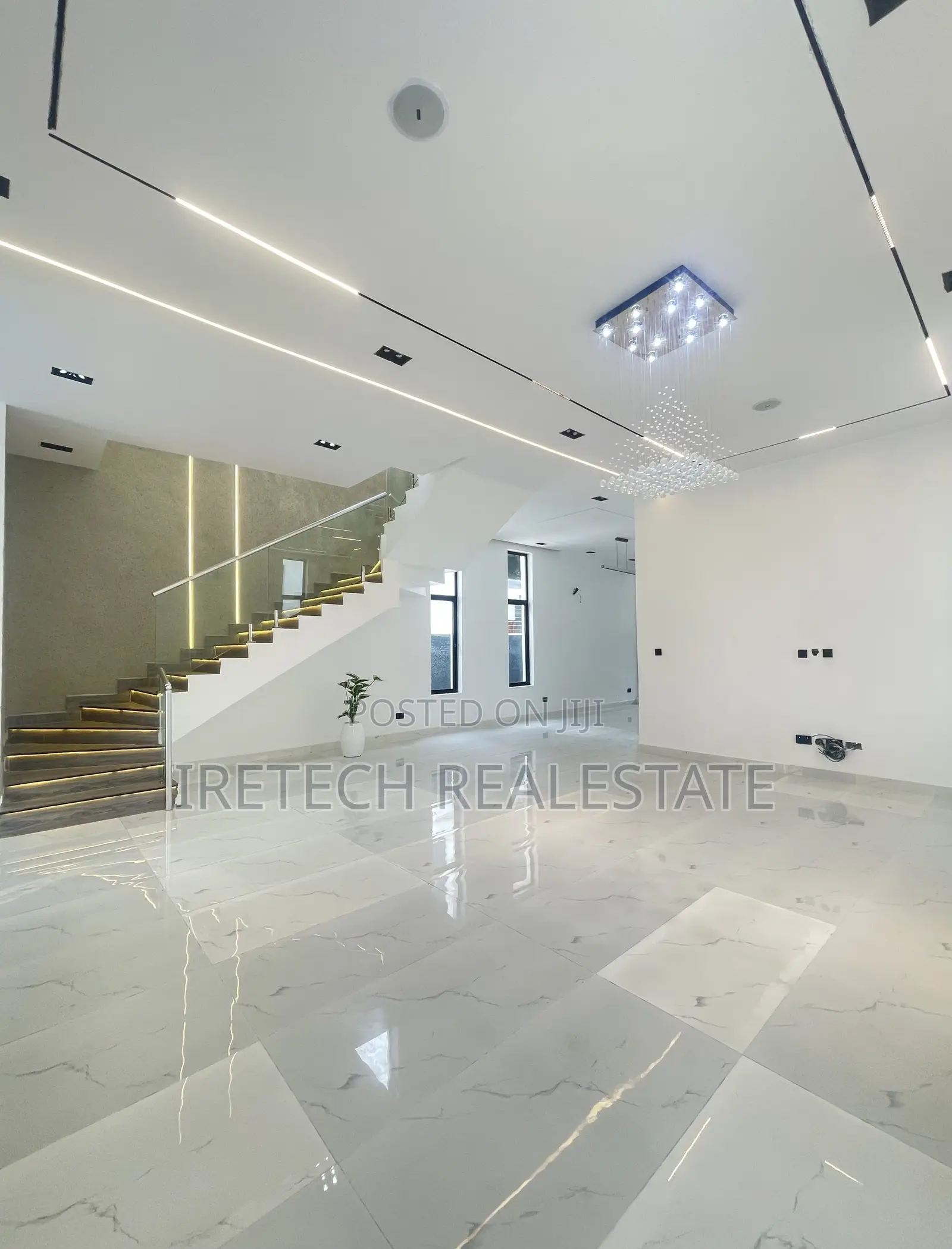 5bdrm Duplex in Chevron Call To for sale