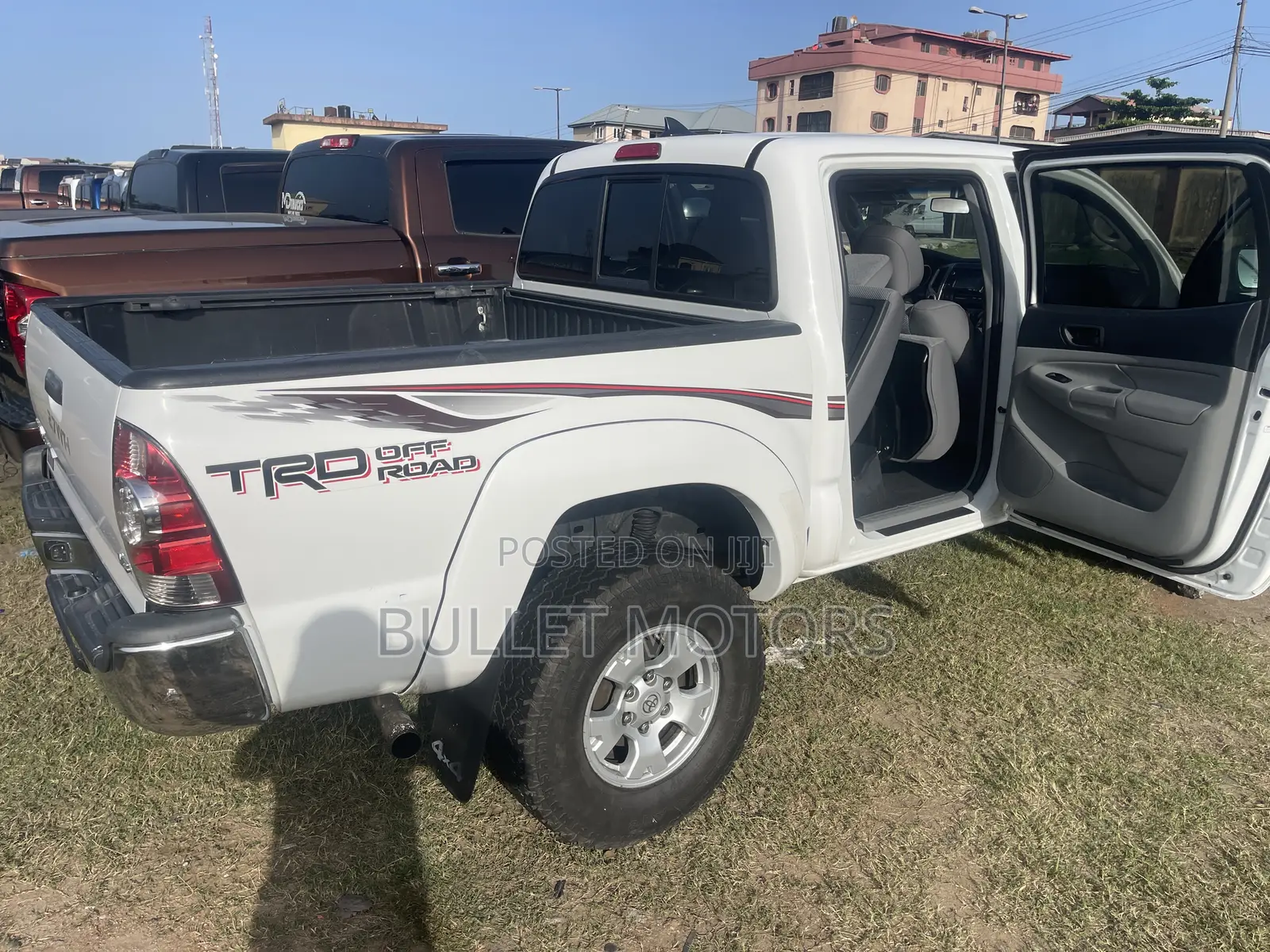 Toyota Tacoma TRD PRO V6 4dr Double Cab 4WD 5.0 ft. SB (4.0L 6cyl 5A)