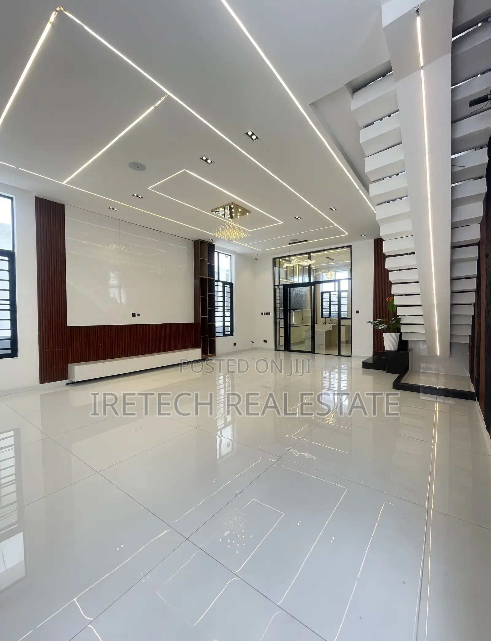 5bdrm Duplex in Chevron Call To for sale