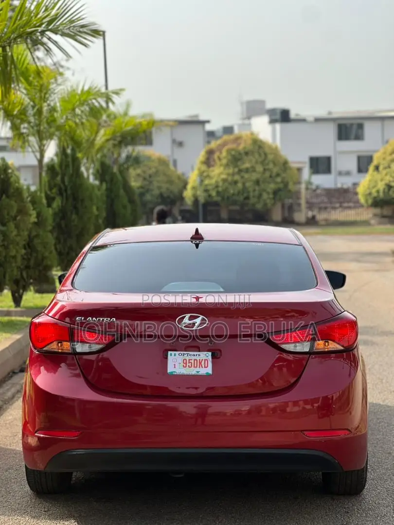 Hyundai Elantra 2015 Red