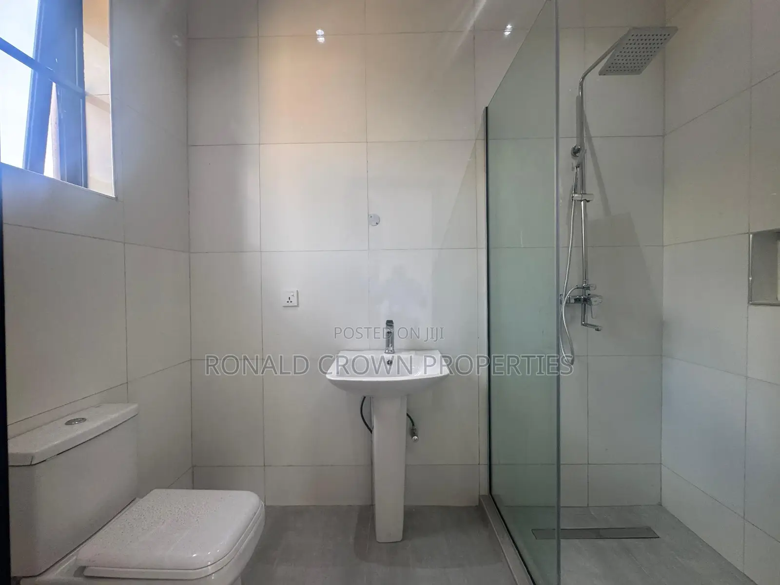 4bdrm Duplex in Adeniyi Jones for sale