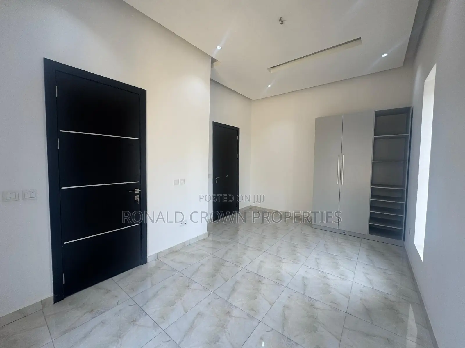 4bdrm Duplex in Adeniyi Jones for sale