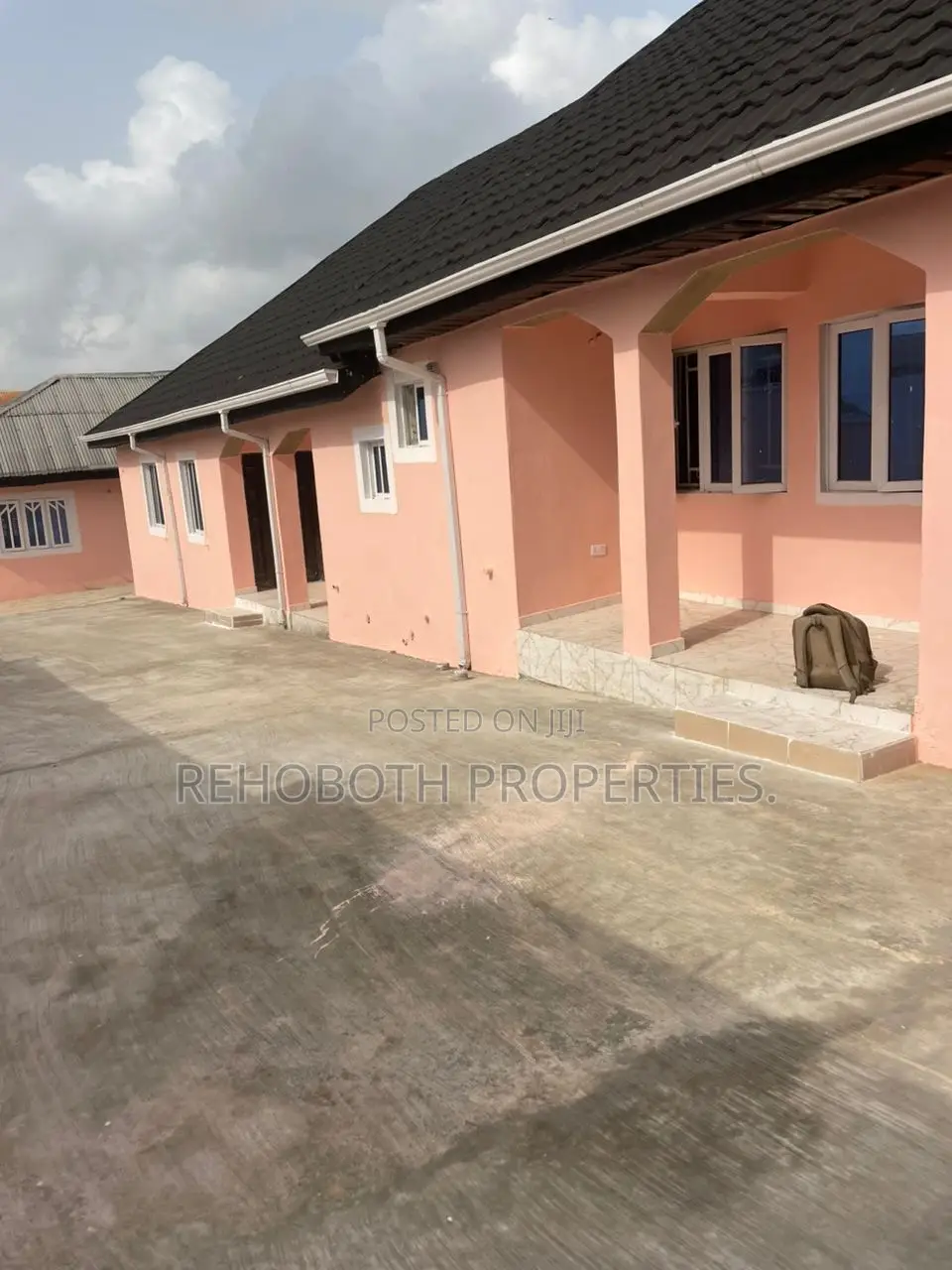 2bdrm Bungalow in Ifelodun Aba Panu, Akala Express for rent
