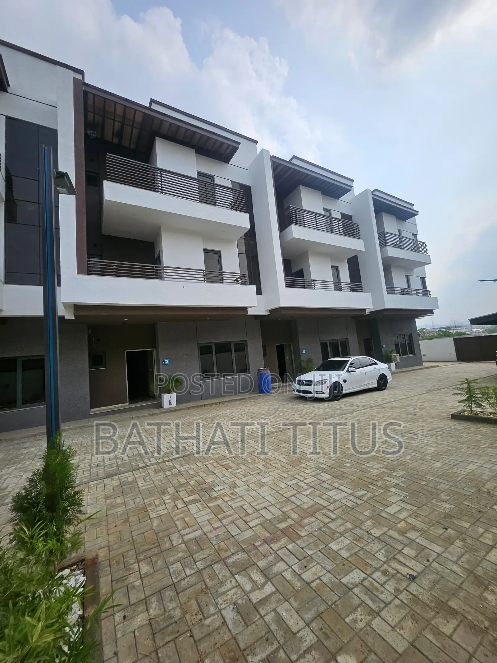4bdrm Duplex in Mabushi for sale