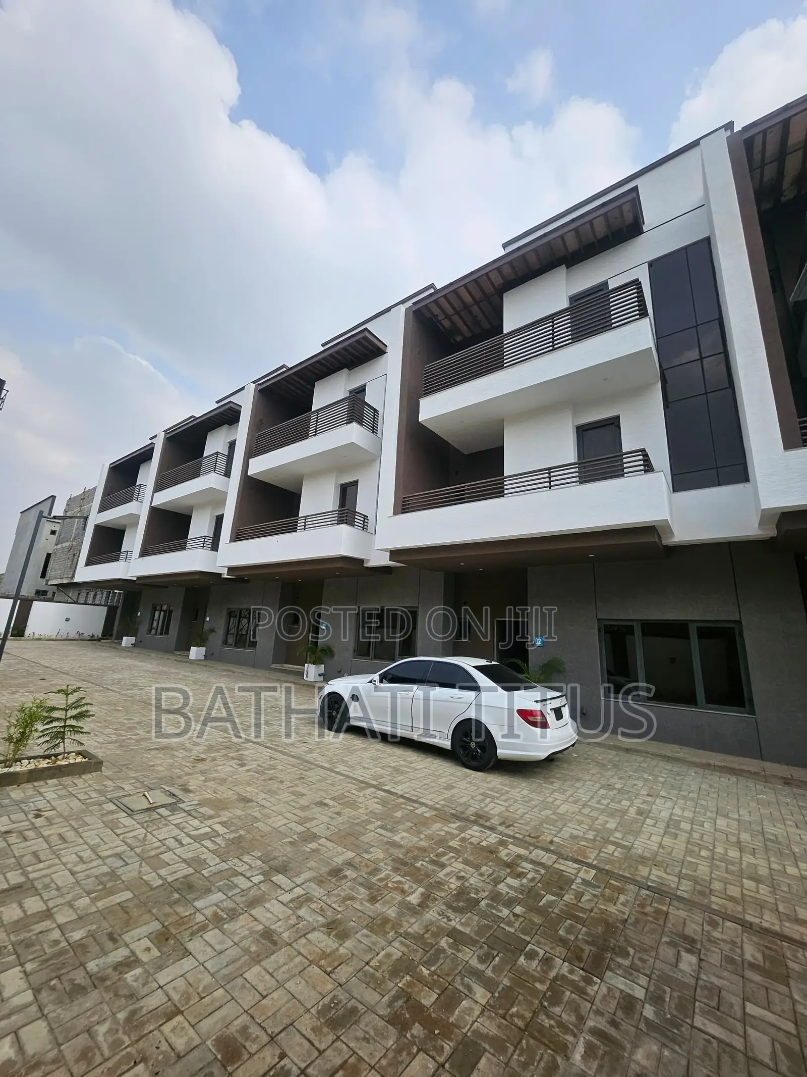 4bdrm Duplex in Mabushi for sale