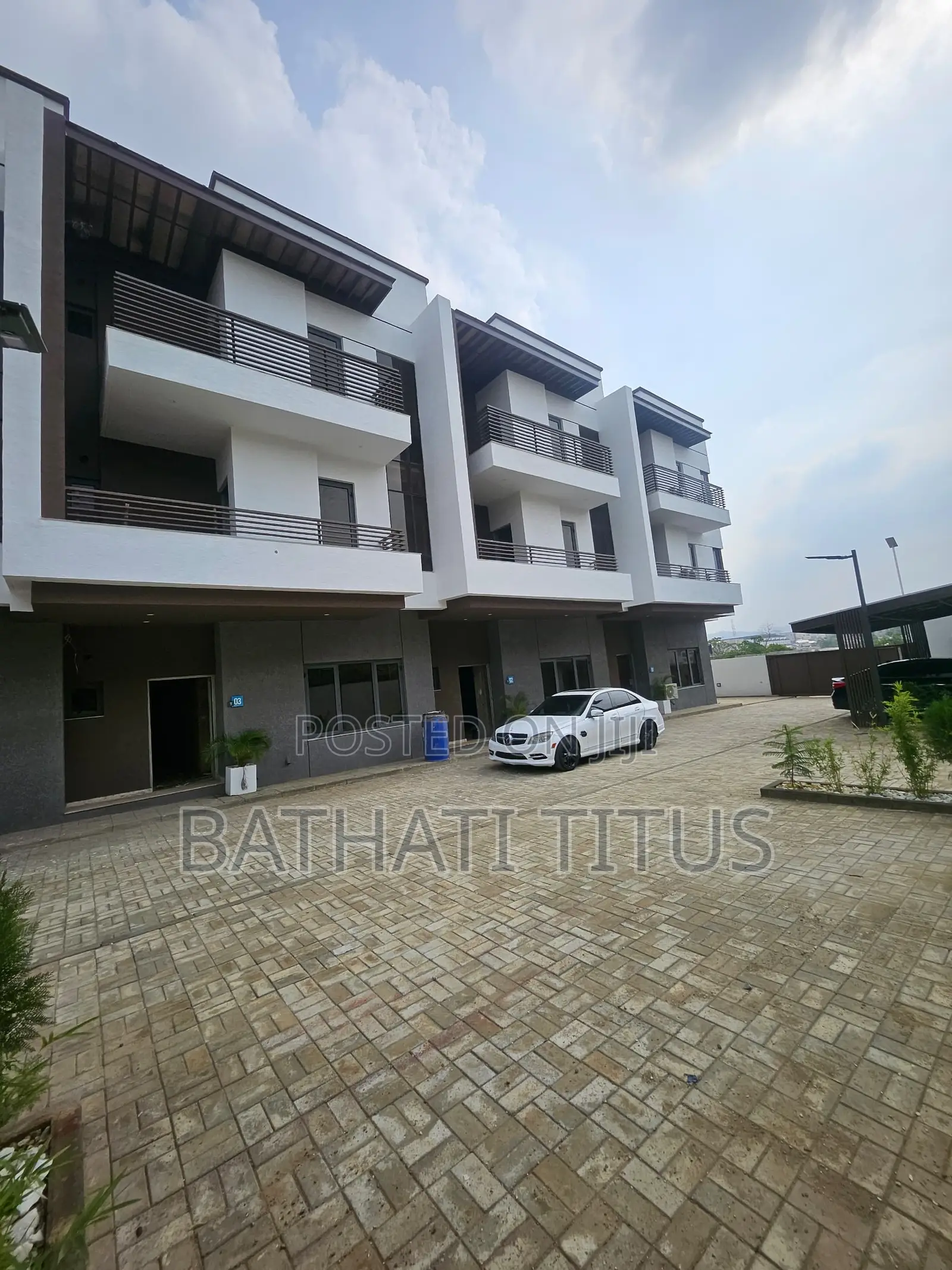 4bdrm Duplex in Mabushi for sale