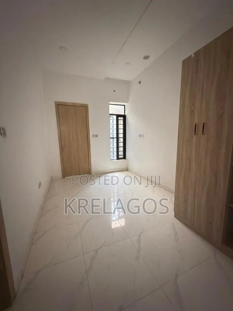 4bdrm Duplex in Ikota for rent