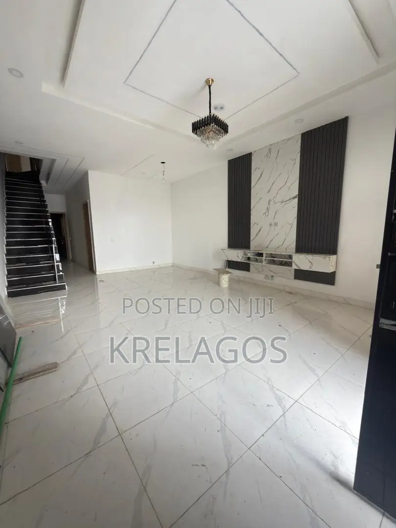 4bdrm Duplex in Ikota for rent