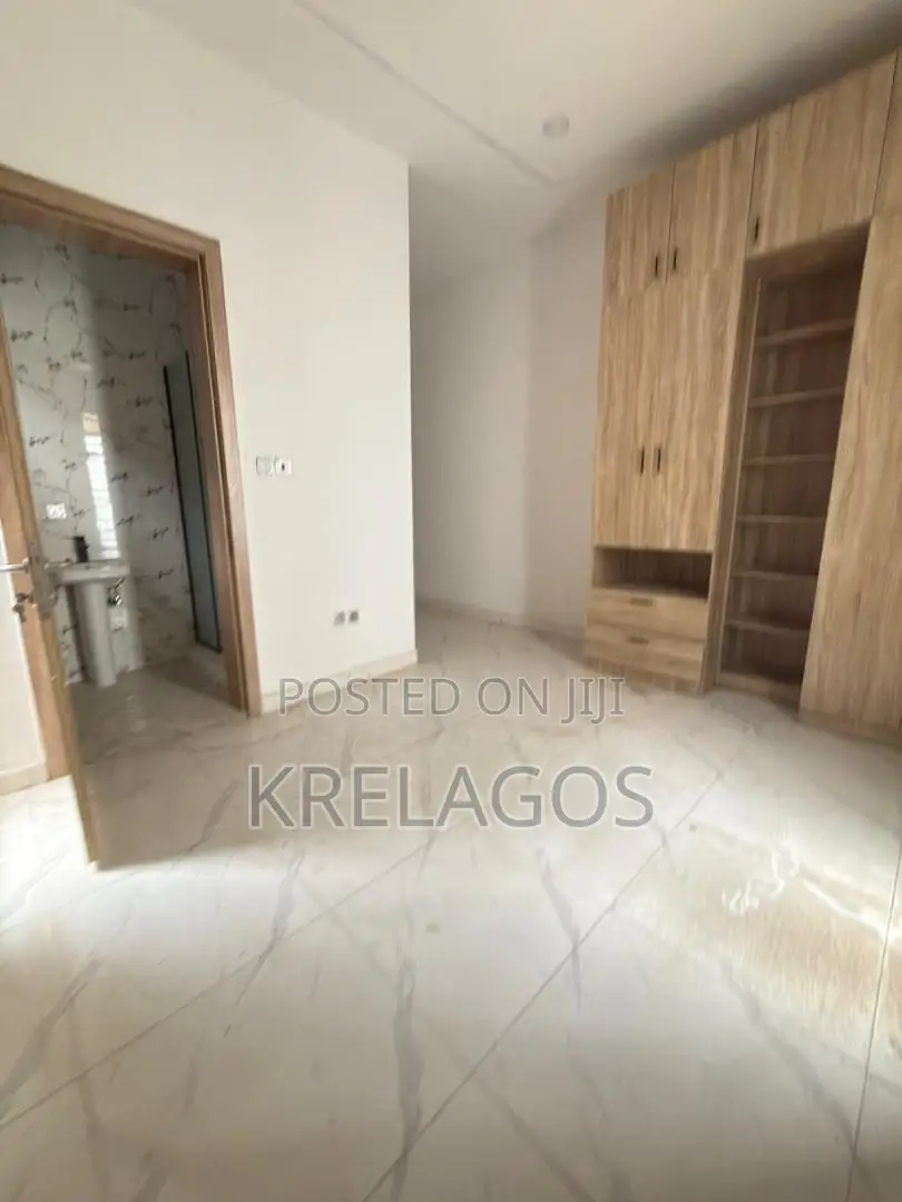 4bdrm Duplex in Ikota for rent