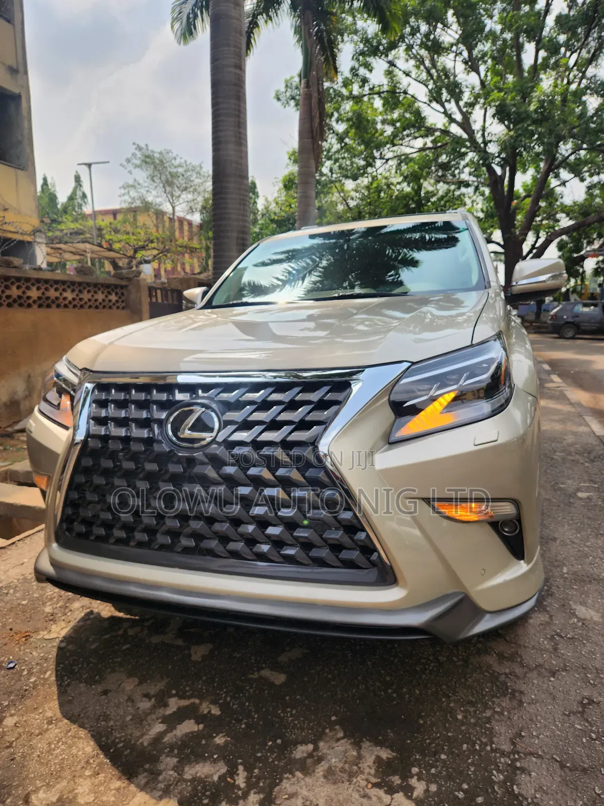 Lexus GX 460 Base 2018 Gold
