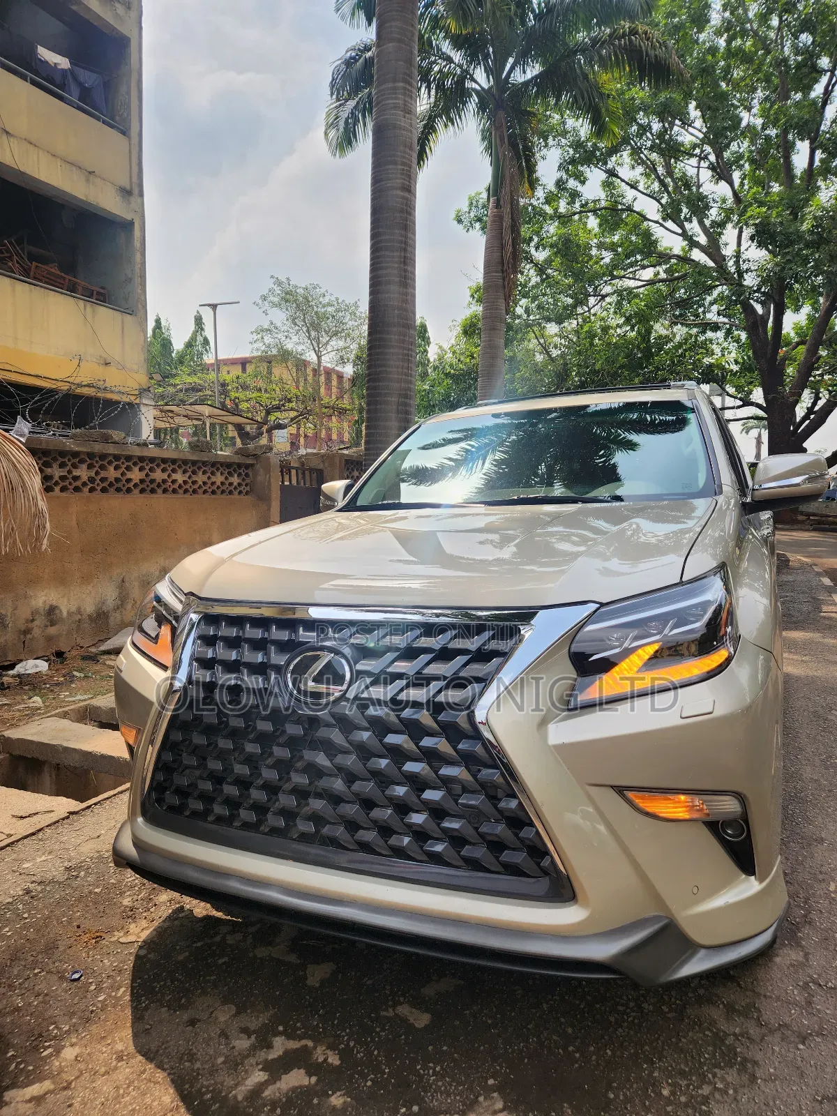 Lexus GX 460 Base 2018 Gold