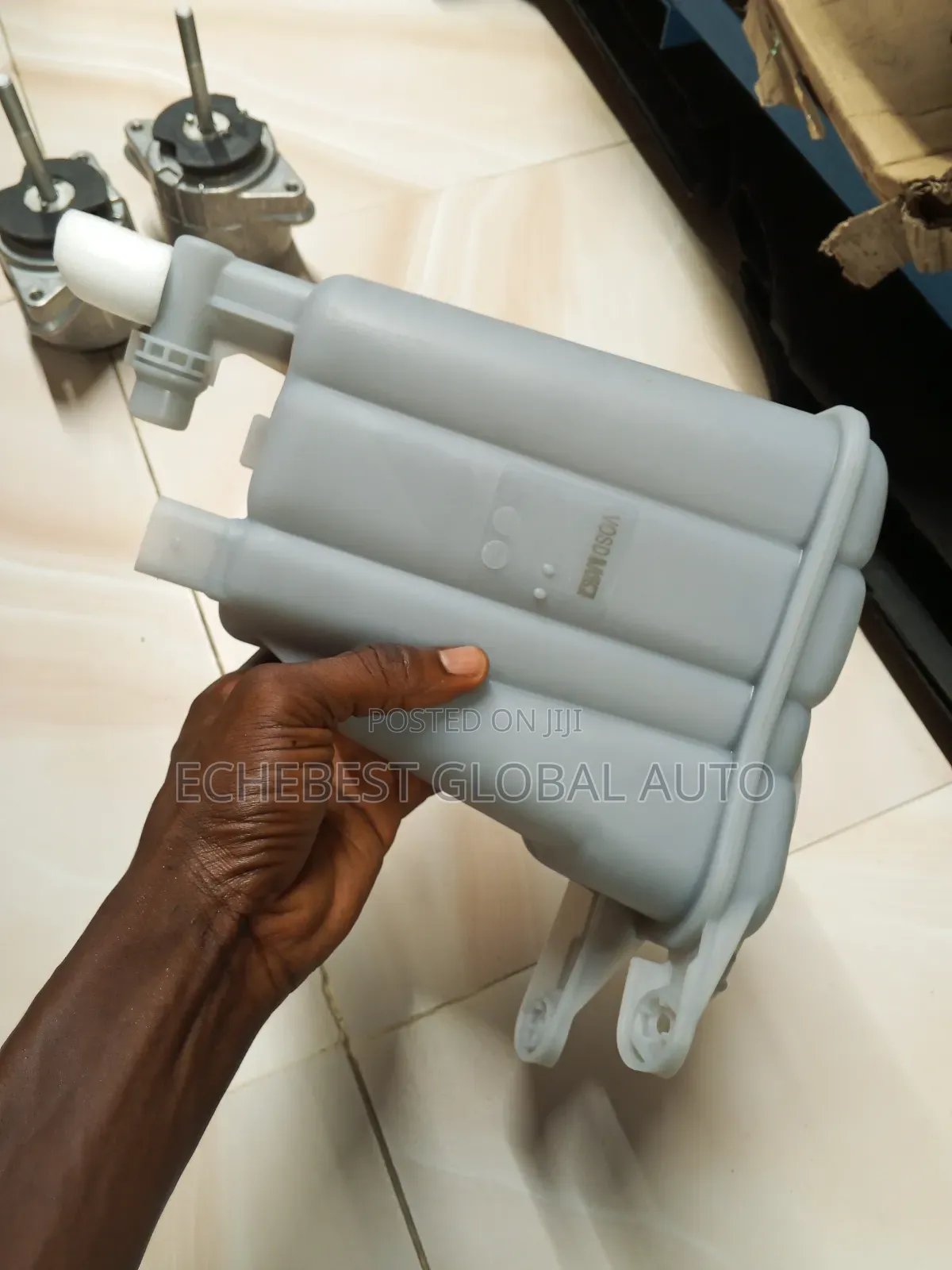 Audi Q5 2013 . Water Can , A4 2010. Brand New .