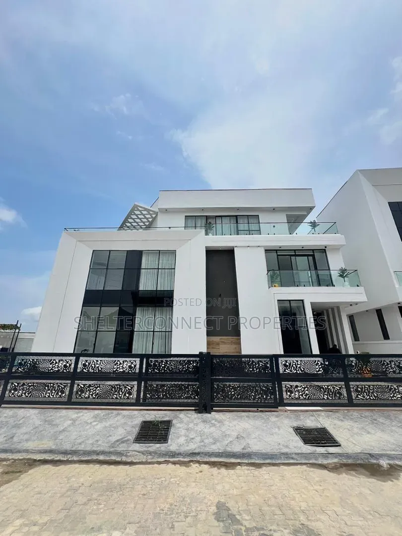 5bdrm Duplex in Chevron for sale