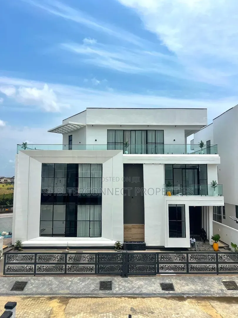 5bdrm Duplex in Chevron for sale