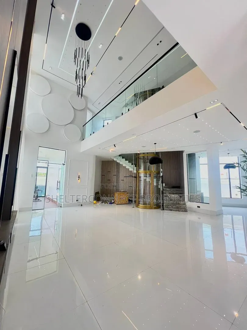 5bdrm Duplex in Chevron for sale
