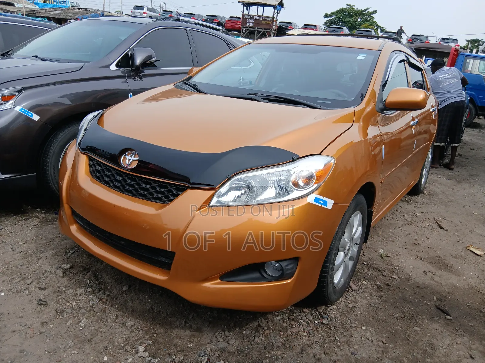 Toyota Matrix Hatchback FWD (1.8L 4cyl 5M) 2010 Orange
