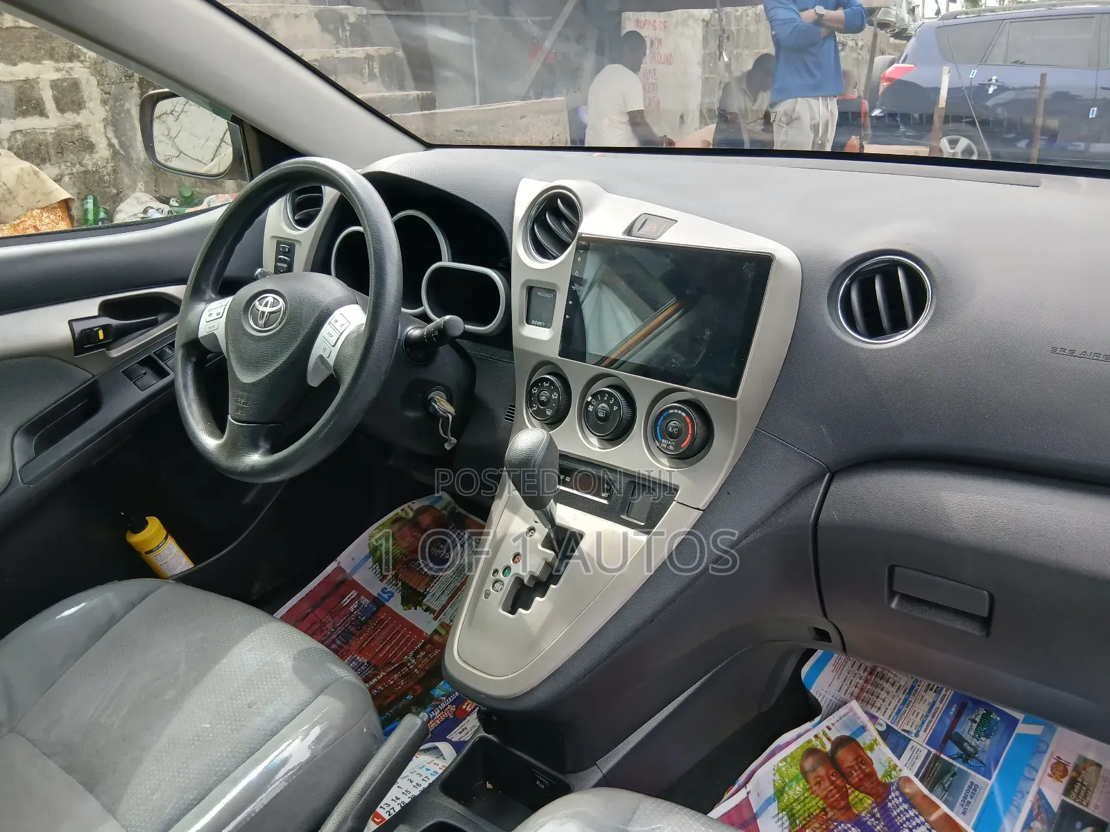 Toyota Matrix Hatchback FWD (1.8L 4cyl 5M) 2010 Orange