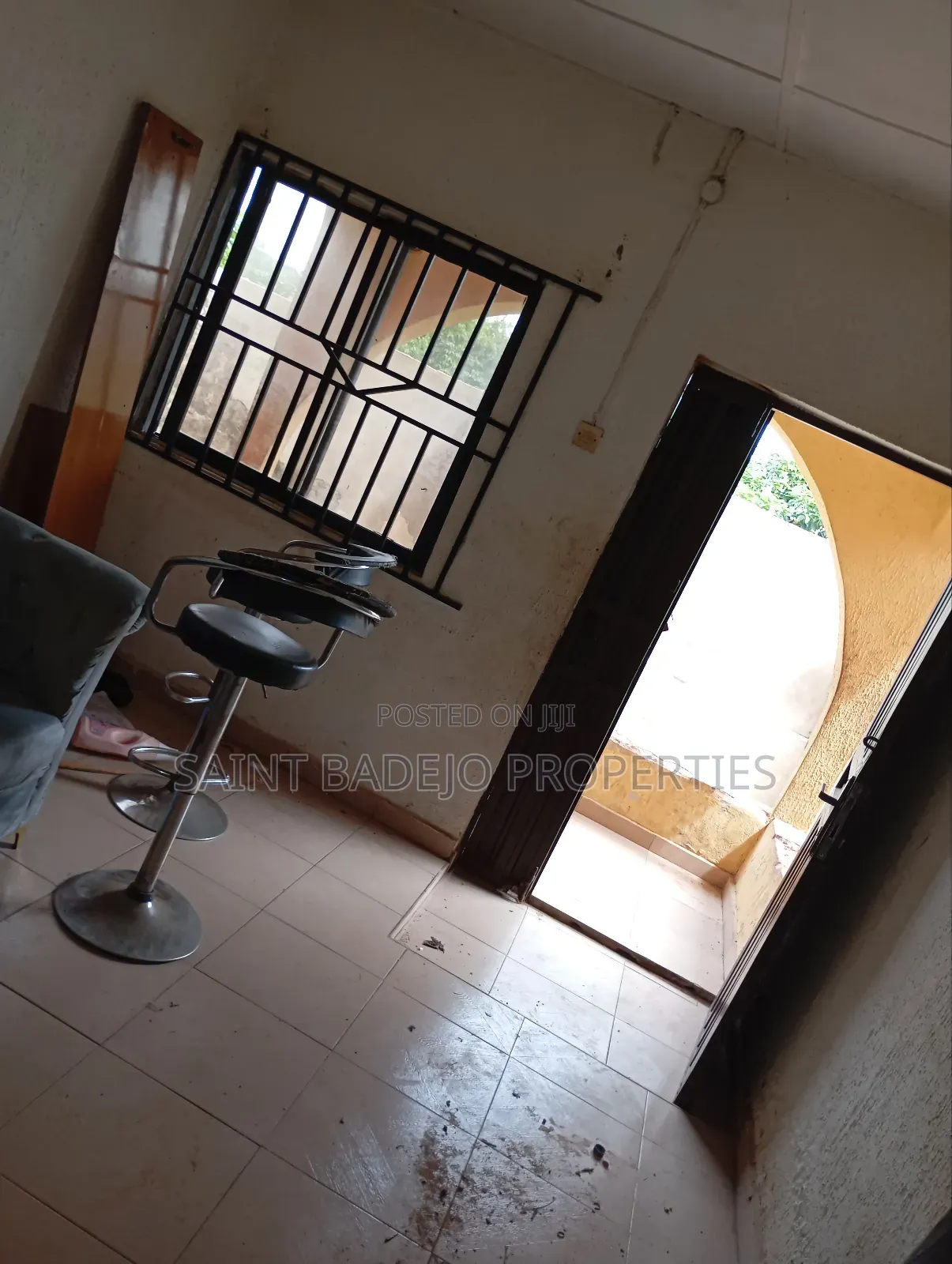 1bdrm Block of Flats in Oremeji Cda., Gberigbe for rent