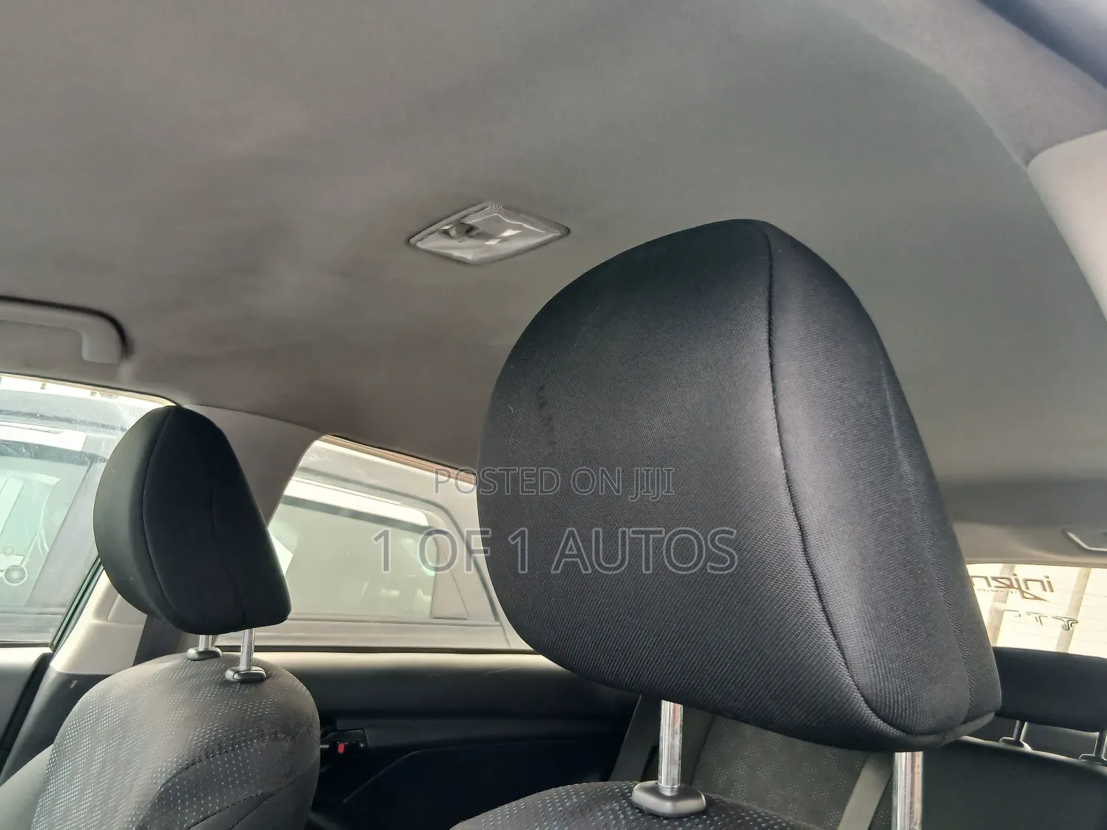 Toyota Matrix S Hatchback FWD (2.4L 4cyl 5A) 2010 Black