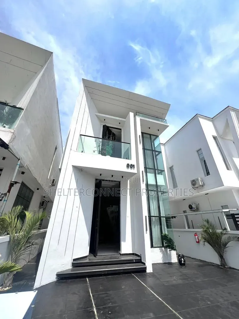 Furnished 5bdrm Duplex in Chevron for sale