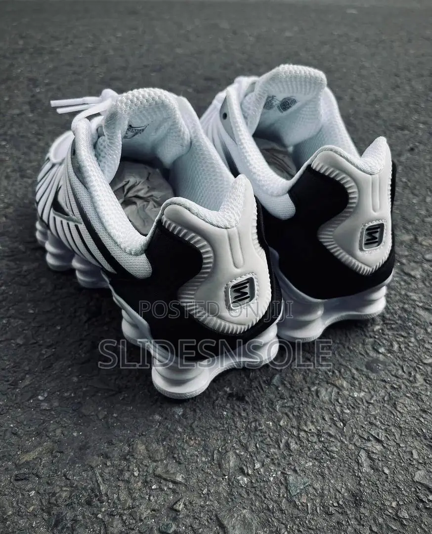 Futuristic Performance Nike Shox Tl Metallic Platinum Sneakers