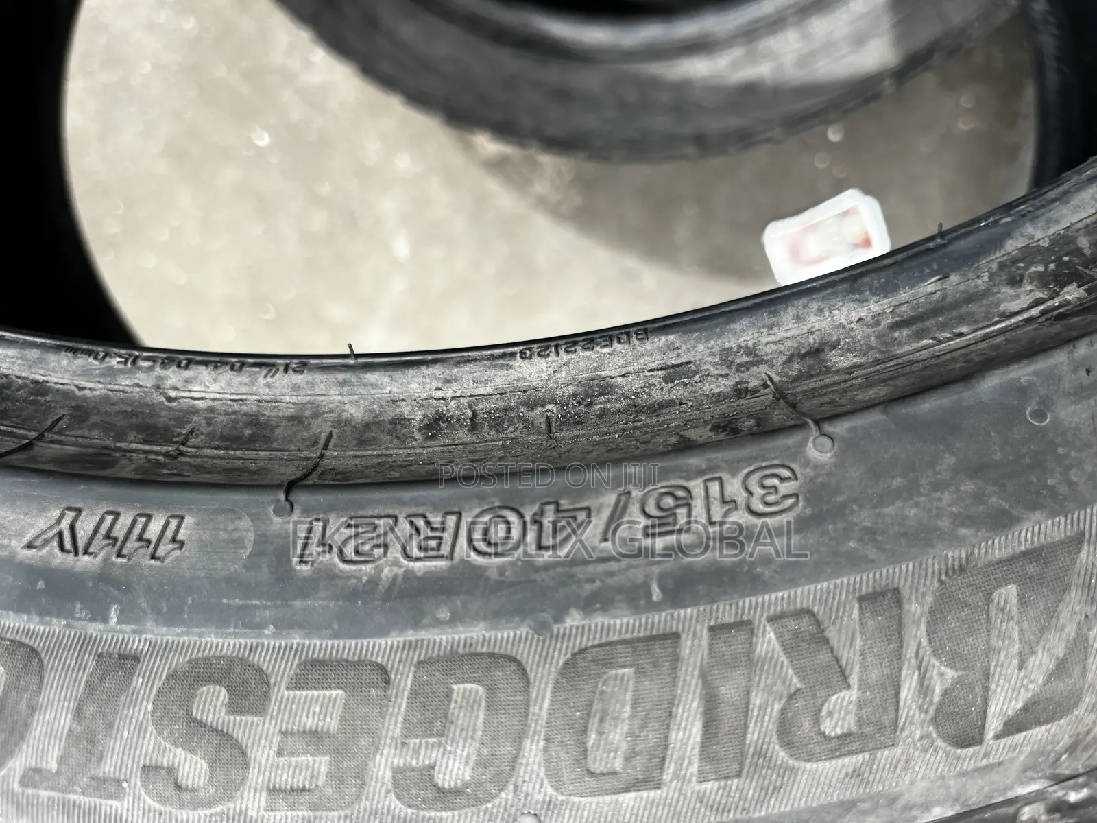 315/40/21 Gle Black Tyre