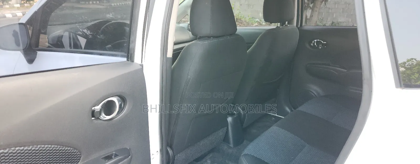 Nissan Versa 1.6 SV 4dr Sedan (1.6L 4cyl CVT) 2014 White