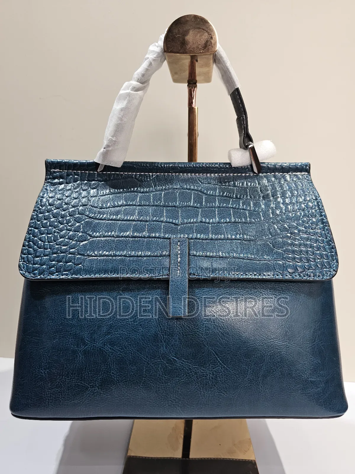 Croc Smooth Genuine Leather Boss Bag