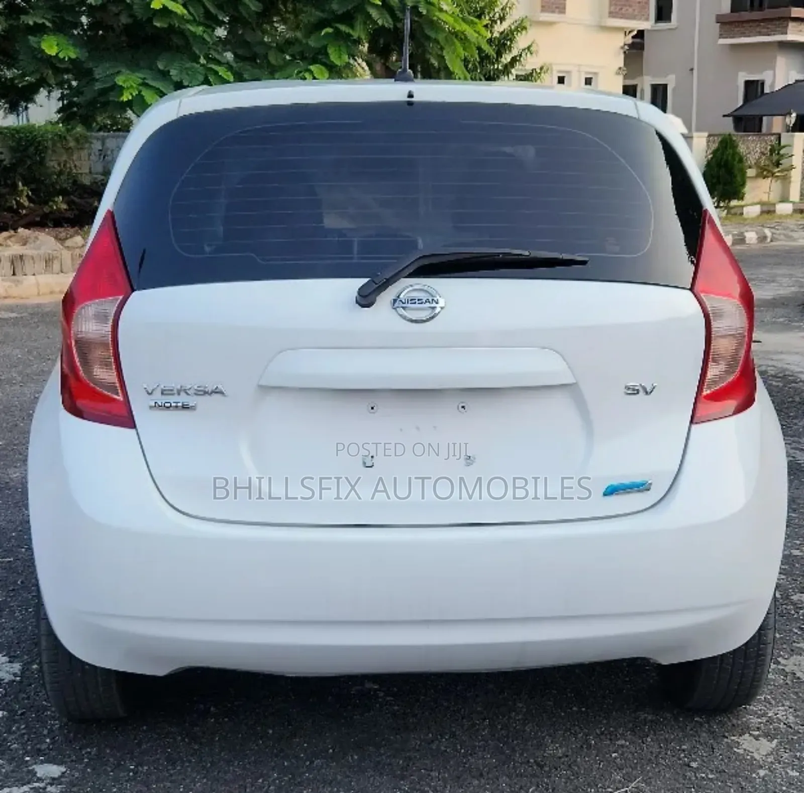 Nissan Versa 1.6 SV 4dr Sedan (1.6L 4cyl CVT) 2014 White