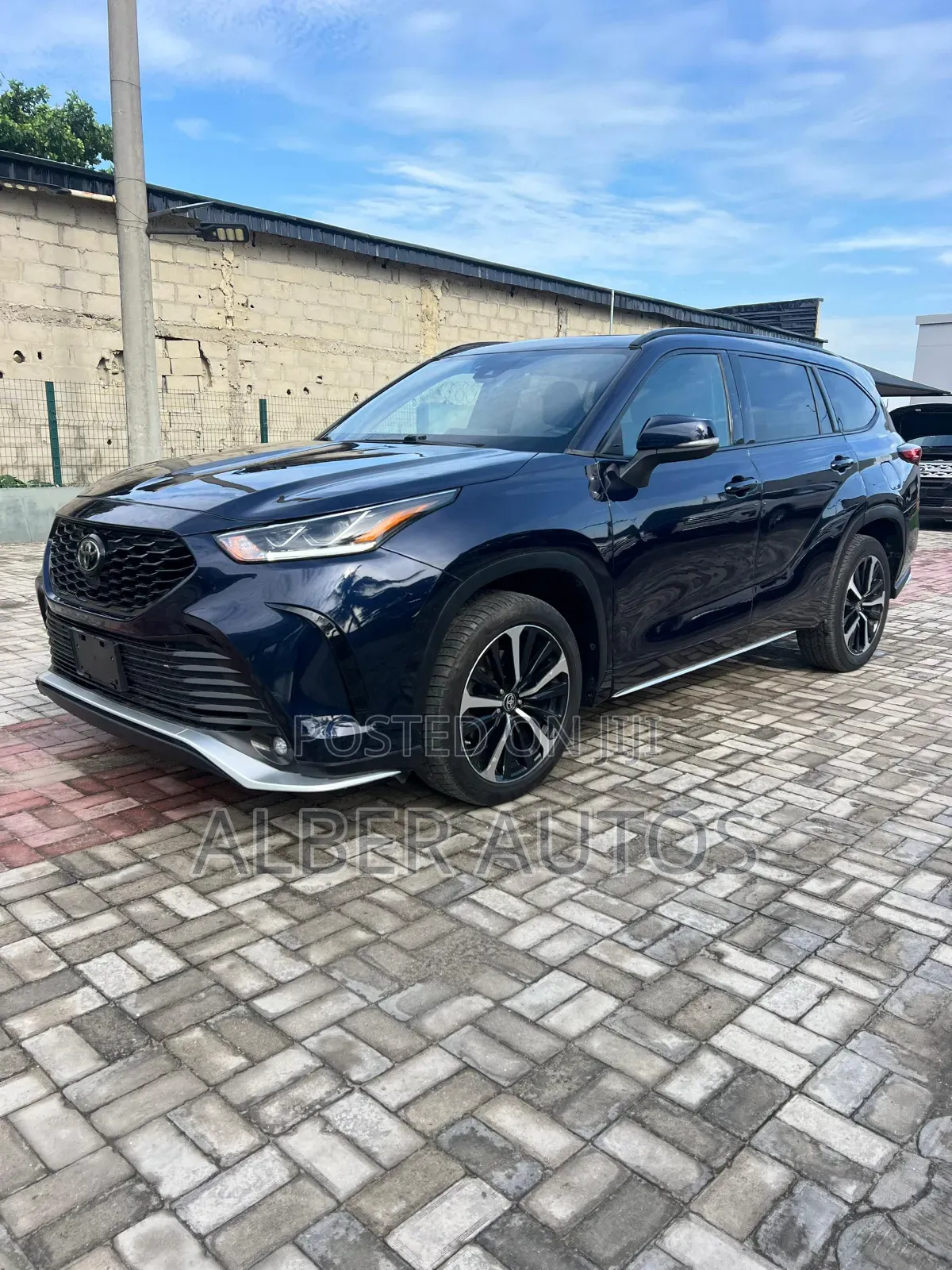 Toyota Highlander XSE 2022 Blue