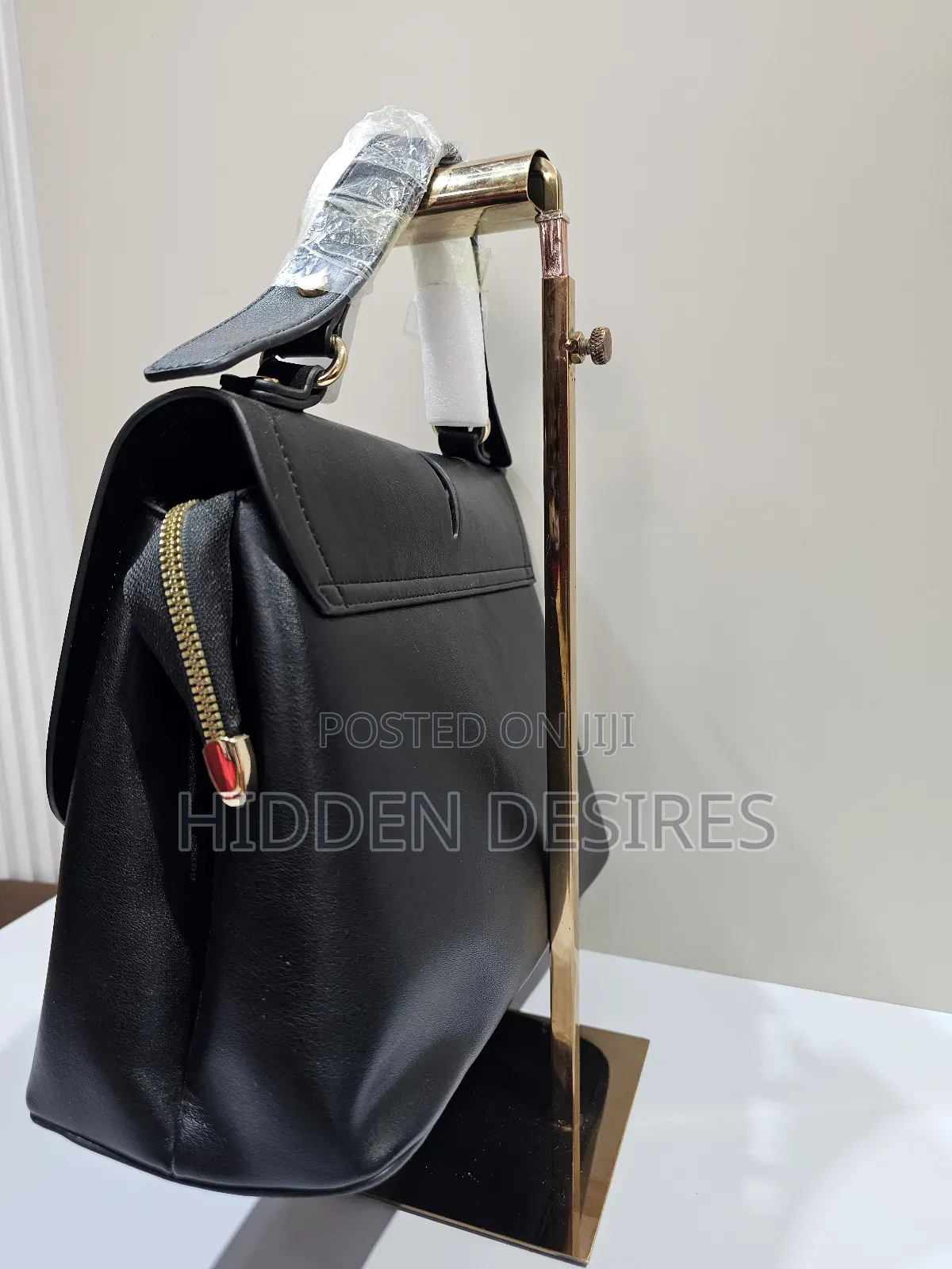 Madam Slit Top Handle Bag- Black