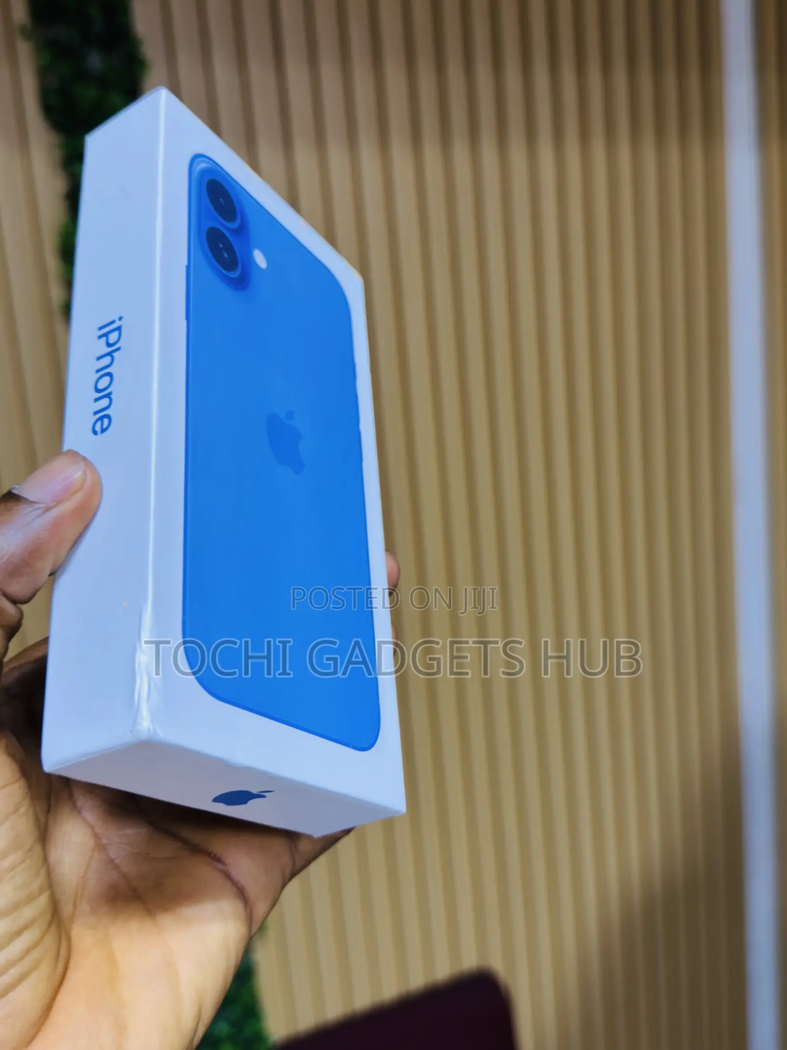 New Apple iPhone 16 256 GB Blue